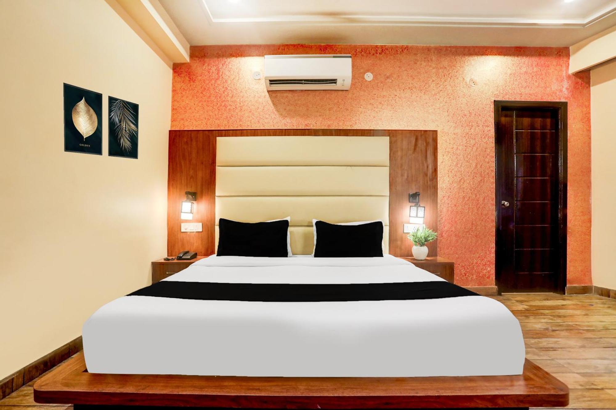Super Townhouse Oak Pacify Hills 호텔 Rājpur 외부 사진