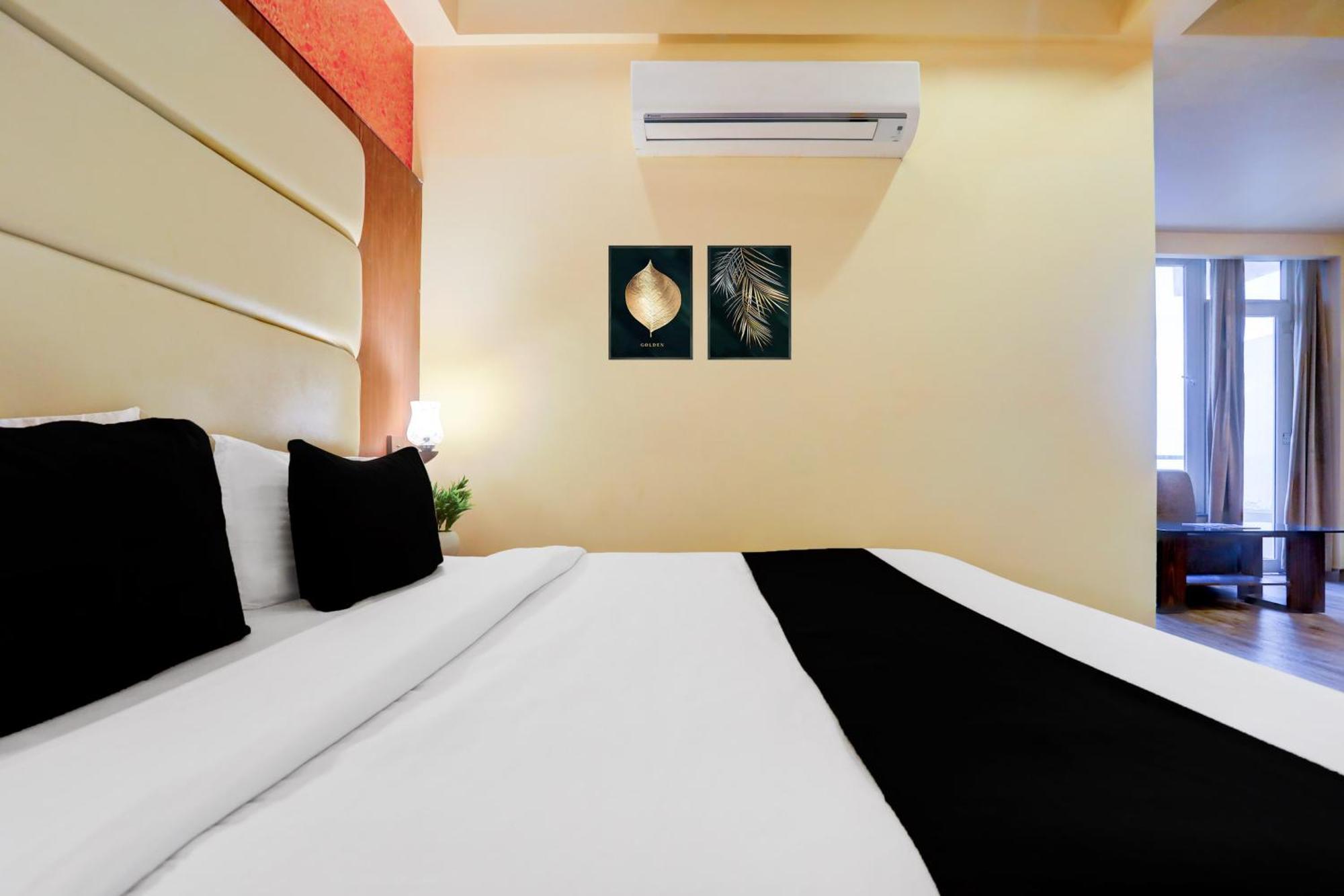 Super Townhouse Oak Pacify Hills 호텔 Rājpur 외부 사진