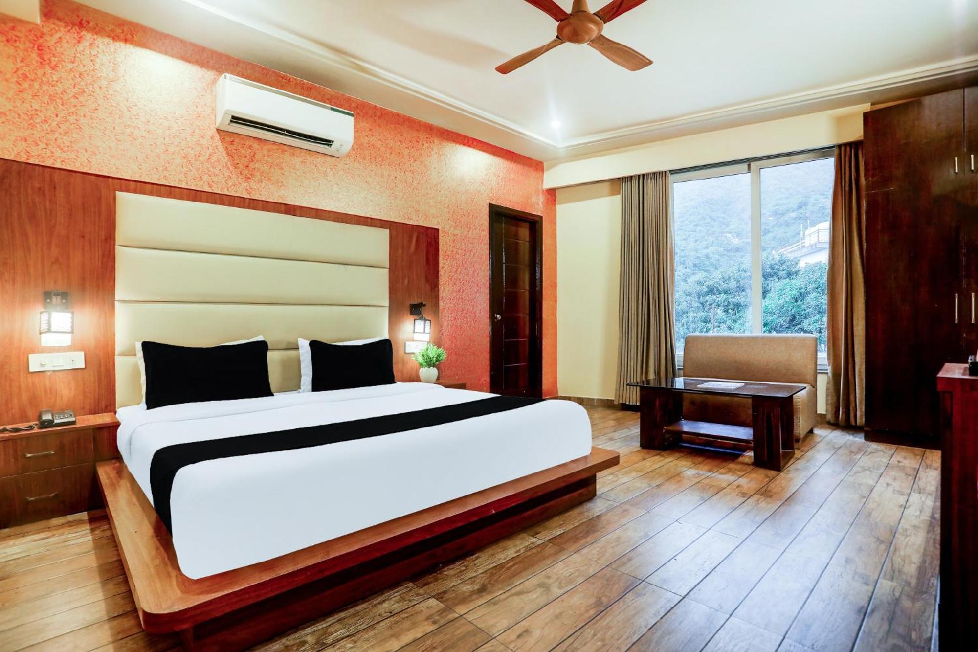 Super Townhouse Oak Pacify Hills 호텔 Rājpur 외부 사진